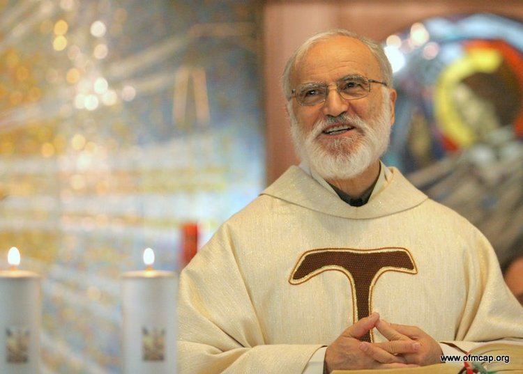 Raniero Cantalamessa Cardinal defend Pope from gossips of 12000 abused