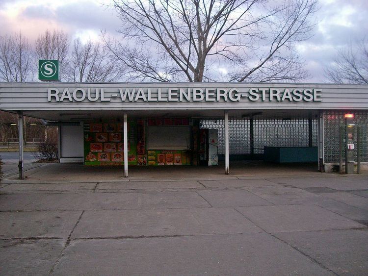 Raoul-Wallenberg-Straße station