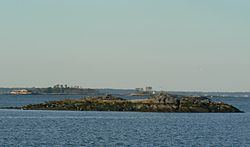 Rat Island, New York httpsuploadwikimediaorgwikipediacommonsthu