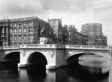 Rathaus Bridge httpsuploadwikimediaorgwikipediacommonsthu