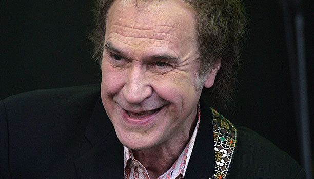 Ray Davies Five Reasons Ray Davies Deserves All of the Songwriter39s