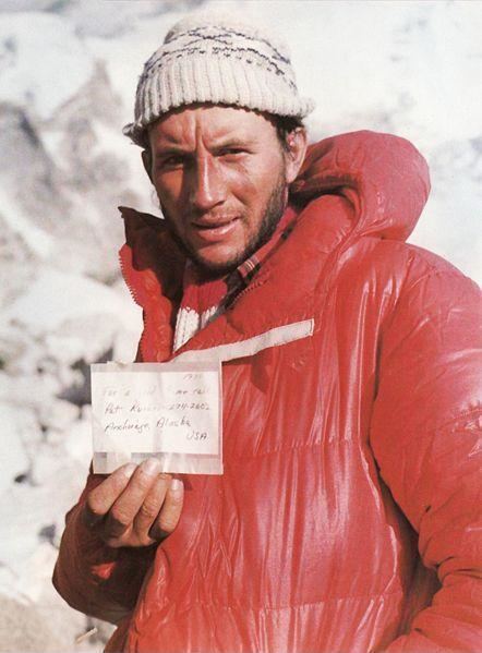 Ray Genet Leszek Cichy presents the note which Ray Genet left on top of Mount