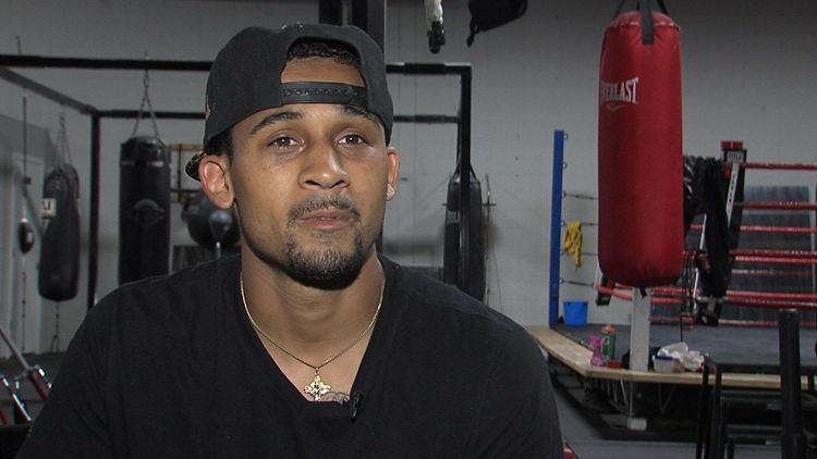 Ray Oliveira New Bedford Boxer Ray Oliveira Jr Stays Unbeaten With Win at M