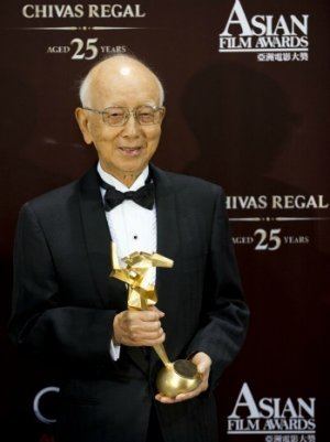 Raymond Chow Legendary Producer Raymond Chow Honored by Tokyo