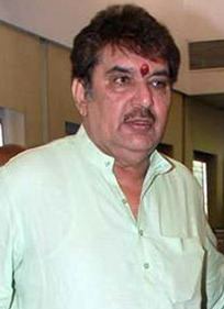 Raza Murad httpsuploadwikimediaorgwikipediacommonscc