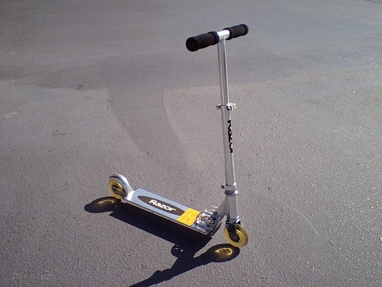 Razor (scooter)