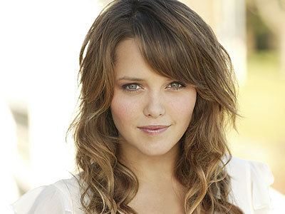 Rebecca Breeds haacastrebecca400x30015vuo56jpg