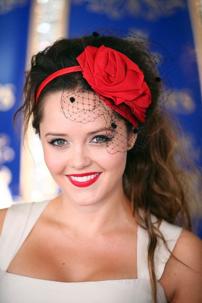 Rebecca Breeds Rebecca Breeds Style Fashion amp Looks StyleBistro