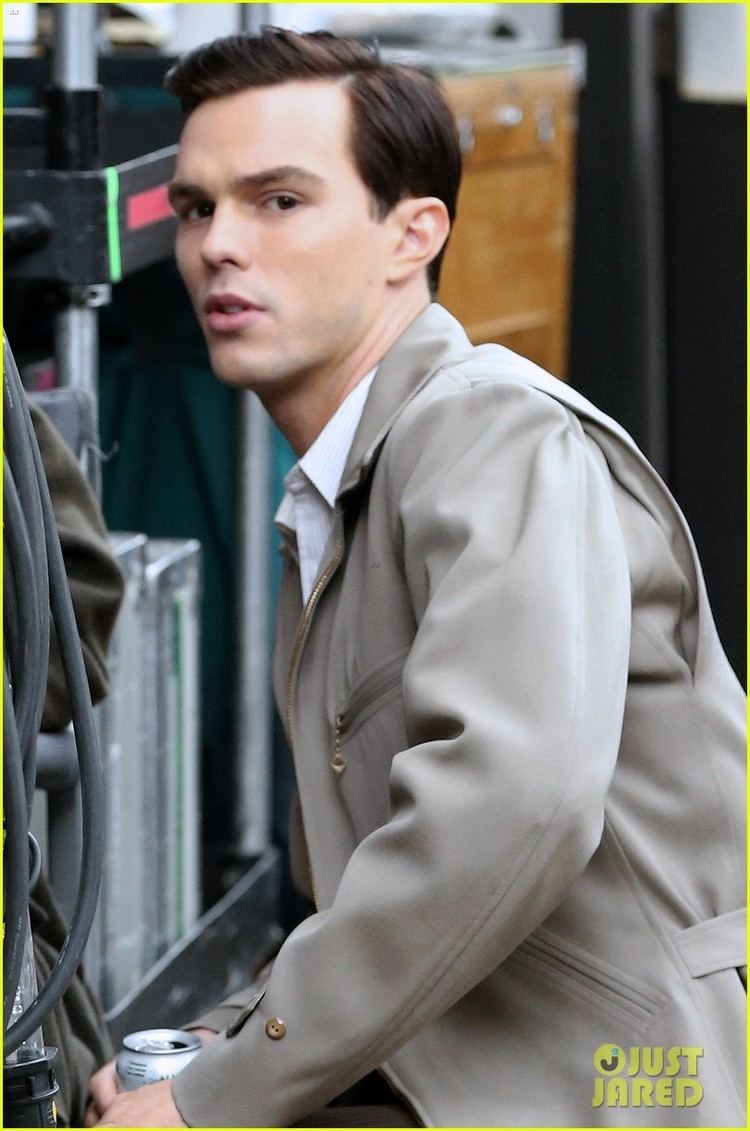 Rebel in the Rye Nicholas Hoult Gets into Character on 39Rebel in the Rye39 Set Photo