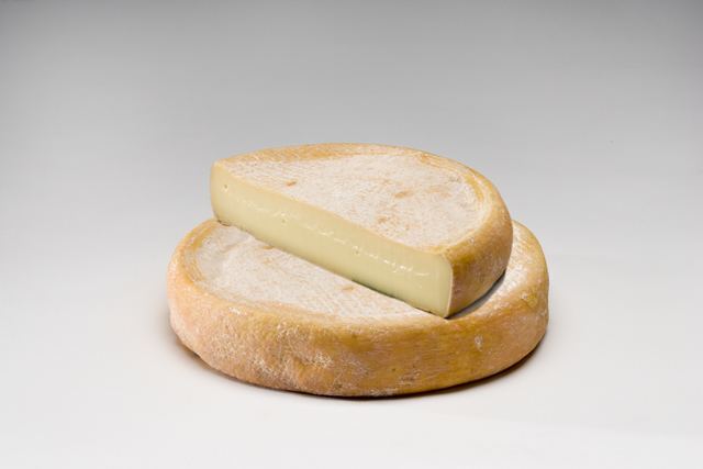 Reblochon LABELYS manufacture of casein cheese marks for cheese quality labels