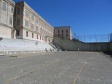 Recreation Yard (Alcatraz) httpsuploadwikimediaorgwikipediacommonsthu