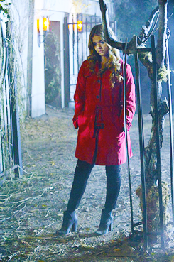 Red Coat (Pretty Little Liars) 1000 images about Red39Coat on Pinterest PLL Pretty little liars