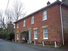 Redlynch, Wiltshire httpsuploadwikimediaorgwikipediacommonsthu