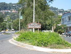 Redwood Heights, Oakland, California httpsuploadwikimediaorgwikipediacommonsthu