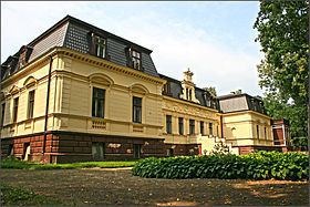 Reņģe Manor httpsuploadwikimediaorgwikipediacommonsthu