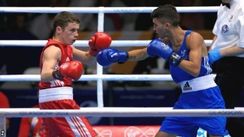 Reece McFadden in action against Andrew Selby