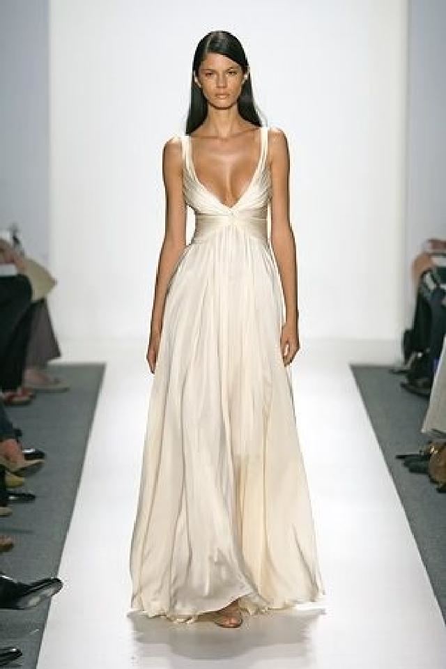 Reem Acra Reem Acra Flourish Strapless Gown Wedding Dress on Sale