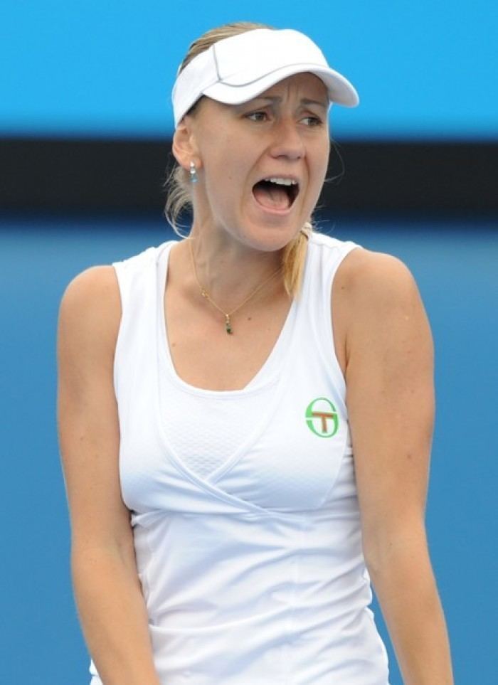 Regina Kulikova Russian tennis player announces break due to back injury