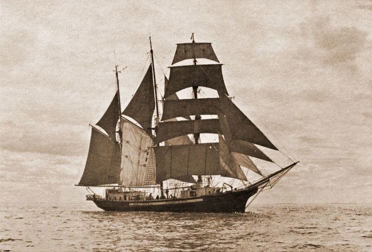 Regina Maris (schooner) httpsuploadwikimediaorgwikipediacommonsbb