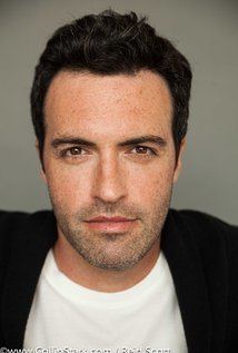 Reid Scott (actor) iamediaimdbcomimagesMMV5BMzUzMjcwOTMzNF5BMl5