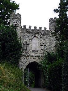 Reigate Castle httpsuploadwikimediaorgwikipediacommonsthu