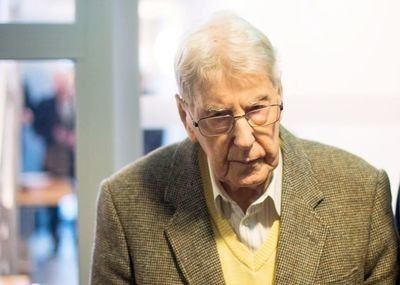 Reinhold Hanning Auschwitz guard Reinhold Hanning 94 goes on trial in Germany