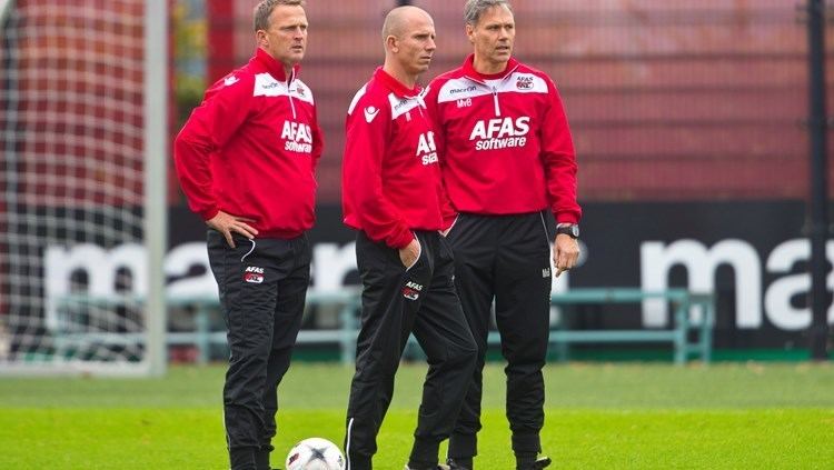 Reinier Robbemond Reinier Robbemond volgt Wil Boessen op als hoofdtrainer FC