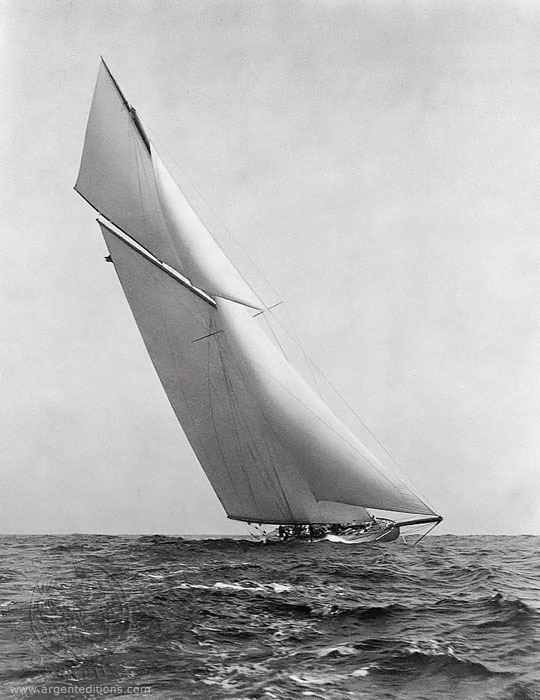 Reliance (yacht) The Beautiful Freak Reliance Defends the America39s Cup in 1903 New