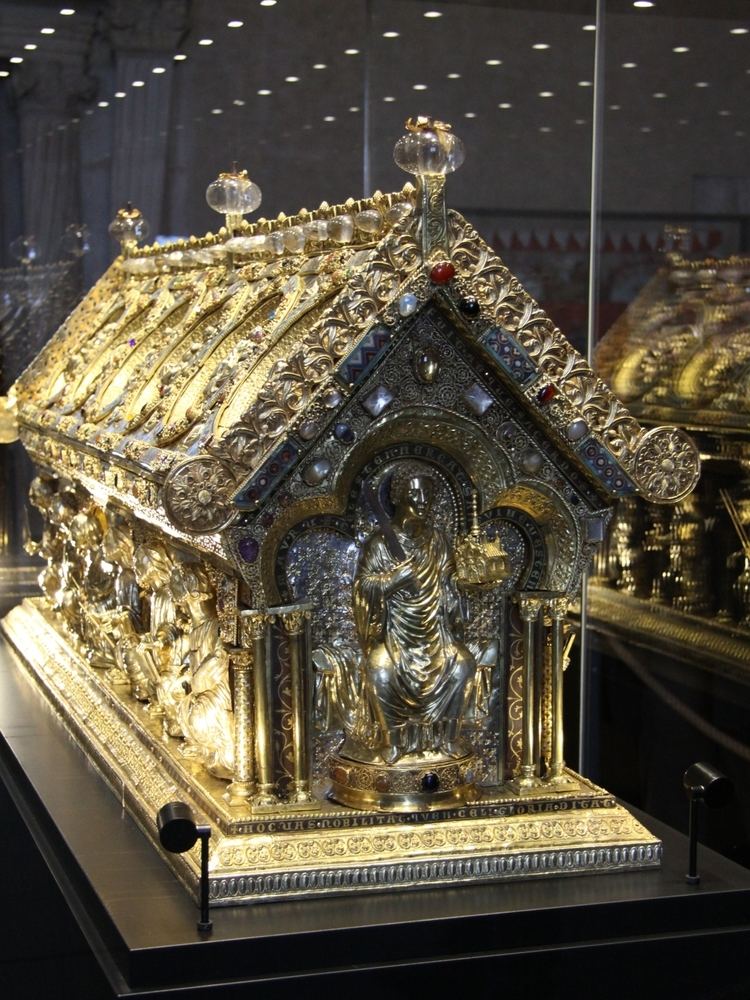 Reliquary of St. Maurus httpsuploadwikimediaorgwikipediacommonsee