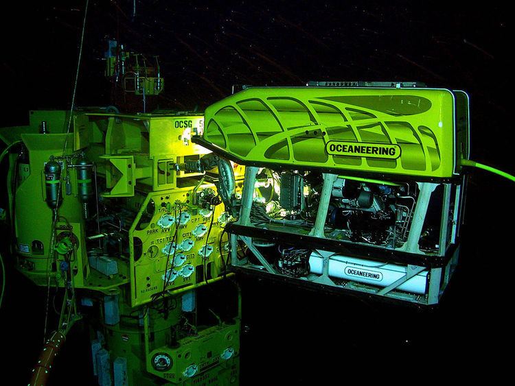 Remotely operated underwater vehicle