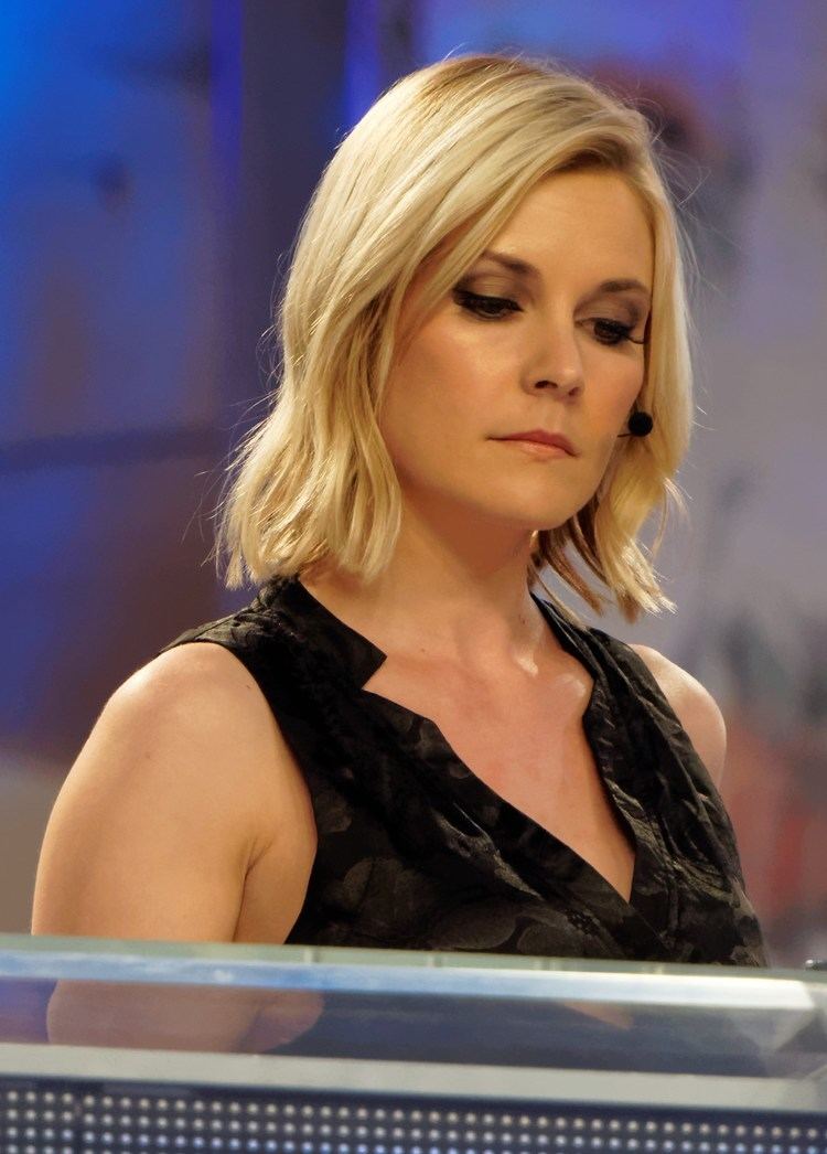 Renee Young httpsuploadwikimediaorgwikipediacommonsee