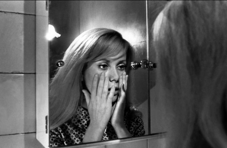 Repulsion (film) evashiddenhalf Carole I must get this crack mended Repulsion dir