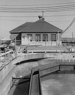 Return Sludge Pumping Station, Fields Point Sewage Treatment Plant httpsuploadwikimediaorgwikipediacommonsthu