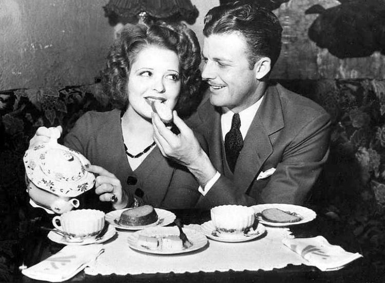 Rex Bell Newlyweds Clara Bow and Rex Bell enjoy an afternoon tea at their