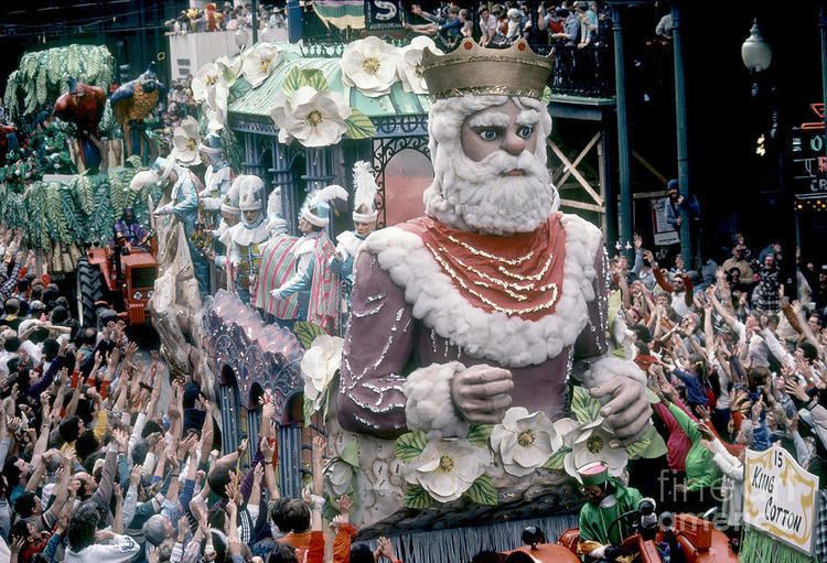 Rex parade King Cotton Float In Rex Parade Photograph by Susan Leavines