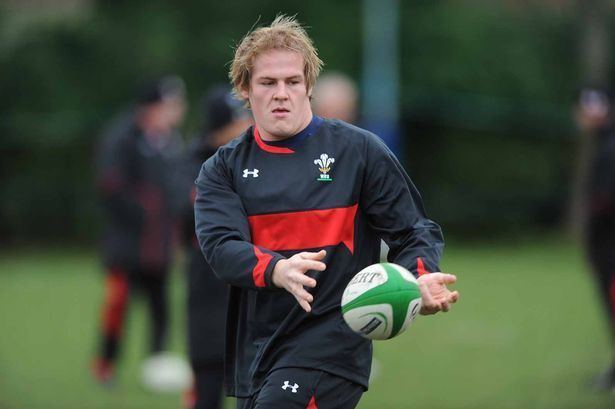 Rhys Gill Cardiff Blues set to sign Welsh international prop Rhys Gill from