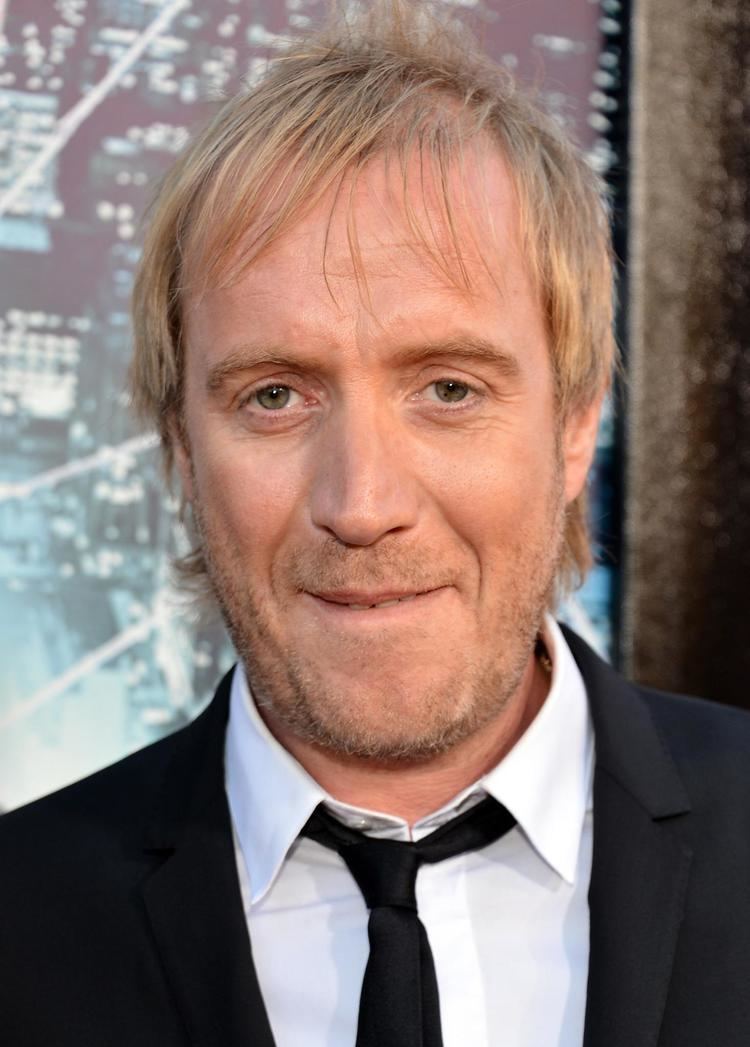 Rhys Ifans Elementary Casts Rhys Ifans as Sherlock39s Brother Den of