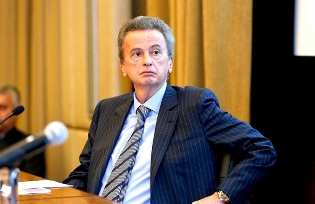 Riad Salameh Salameh rules out mergers among top banks Business