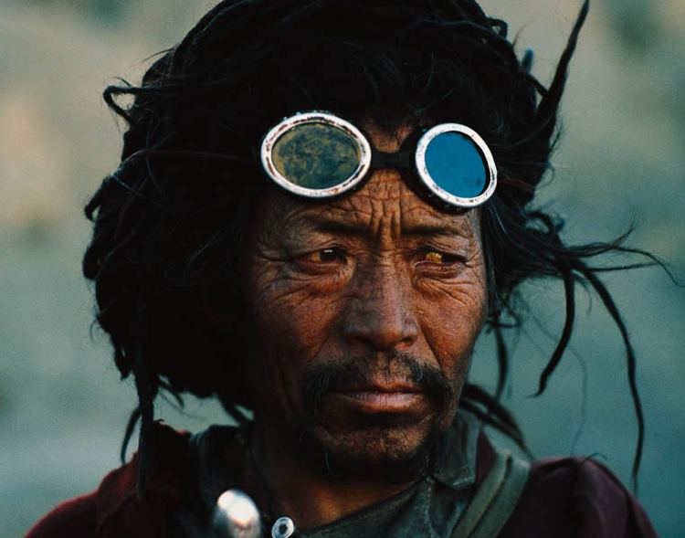 Éric Valli 1000 images about Eric Valli on Pinterest Tibet War and The road