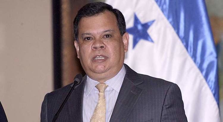 Ricardo Cardona Ministro Ricardo Cardona presentar su renuncia ante Juan Orlando