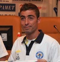 Ricardo Fernandes (footballer, born April 1978) httpsuploadwikimediaorgwikipediacommonsthu
