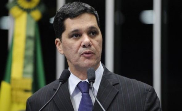 Ricardo Ferraço Ricardo Ferrao deixa PMDB criticando aliana com Dilma Portal