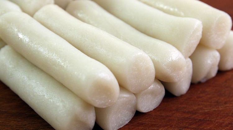 Rice cake Garaetteok cylindershaped rice cakes for tteokguk or tteokbokki