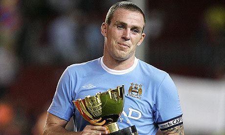 Richard Dunne Aston Villa agree fee for Richard Dunne and close in on