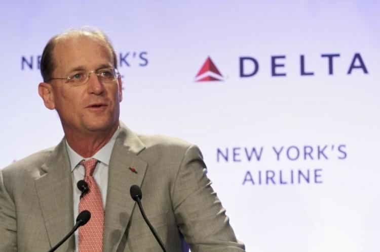 Richard H. Anderson Delta Airlines CEO offers his seat to mom NY Daily News