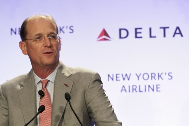 Richard H. Anderson (businessman) Delta Airlines CEO offers his seat to mom NY Daily News