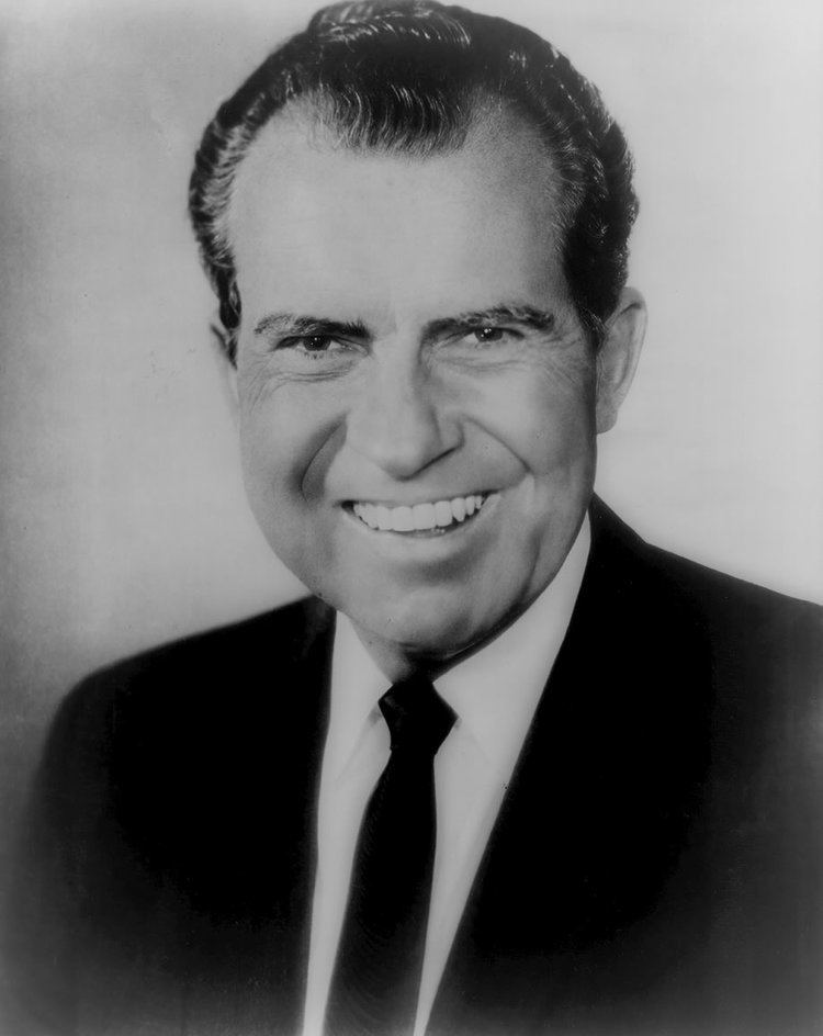 Richard Nixon mask