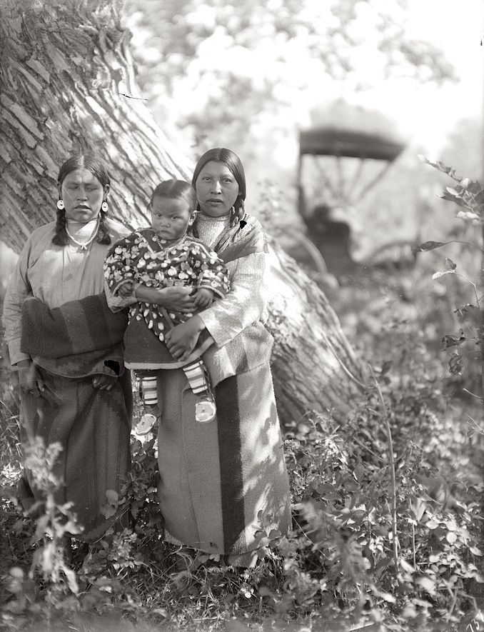 Richard Throssel Crow women and child Early 1900s Photo by Richard