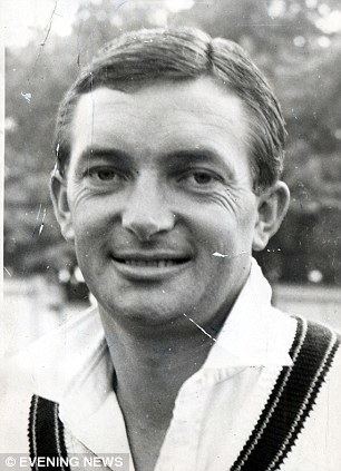 Richie Benaud Richie Benaud cricket commentator in hospital after car crash in