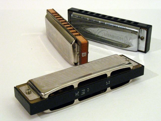 Richter-tuned harmonica